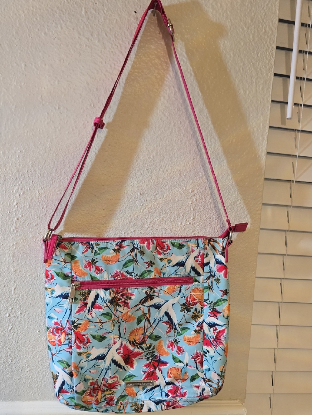 SAMANTHA BROWN Floral Print Crossbody Bag in Pink and Blue